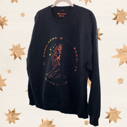 Holographic Mama crewneck black color